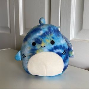 Squishmallows 5” Luther the Shark